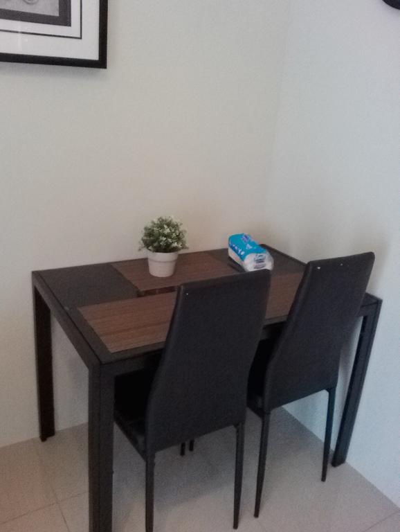 Condo At Shell Residences Манила Екстериор снимка